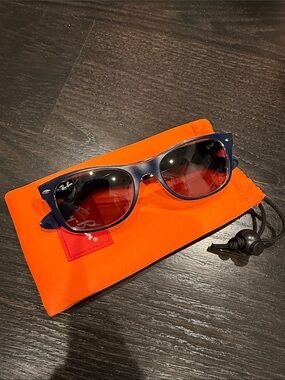 Ray-Ban Navy Frame Sunglasses with Red Lenses and Orange Pouch